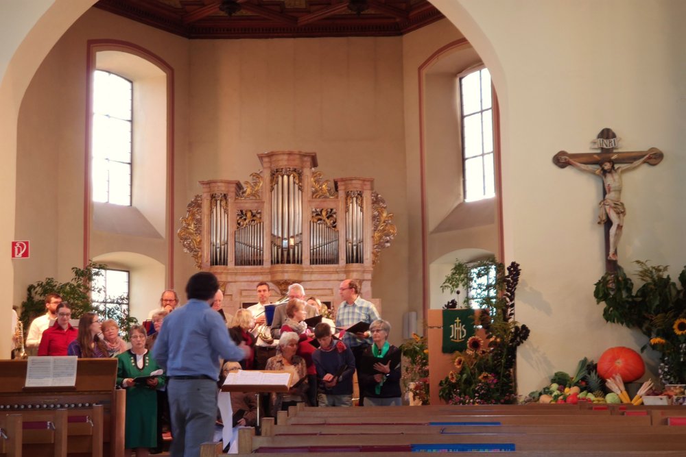 ../previews/002-Erntedankgottesdienst-Vorprobe_20190929_094145a_ji_Crop.jpg.medium.jpeg