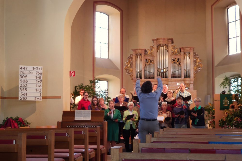../previews/005-Erntedankgottesdienst-Vorprobe_20190929_094219a_ji_Crop.jpg.medium.jpeg