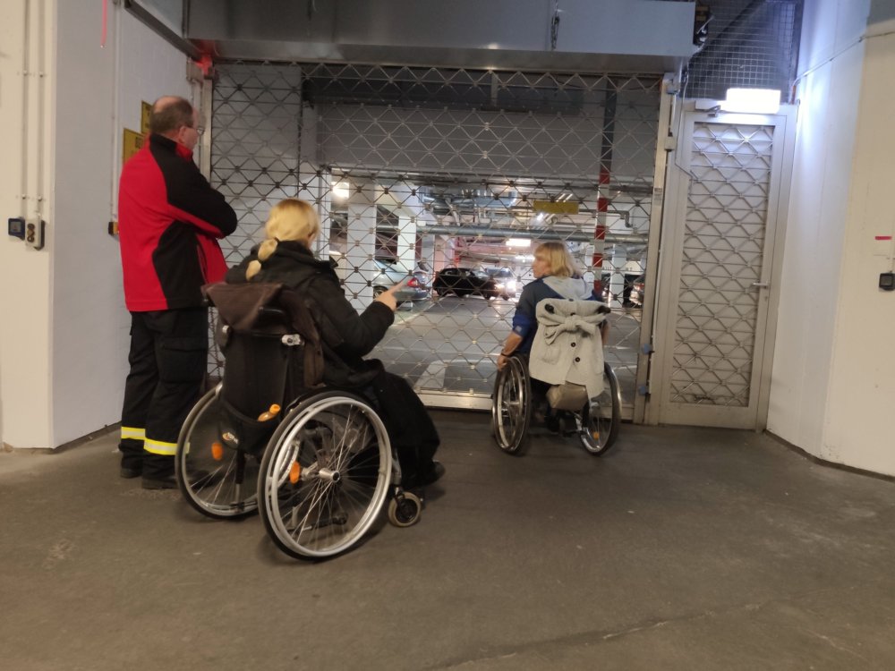 ../previews/010-Feuerwehruebung_20191009_195443_ji.jpg.medium.jpeg