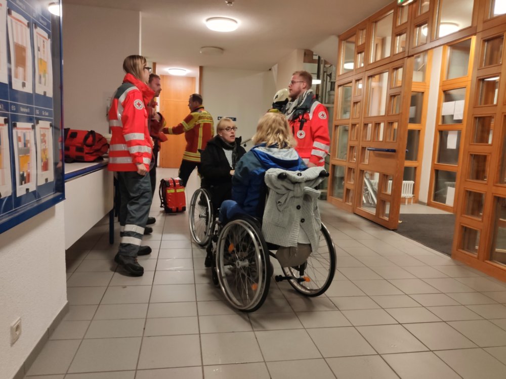../previews/014-Feuerwehruebung_20191009_201347_ji.jpg.medium.jpeg