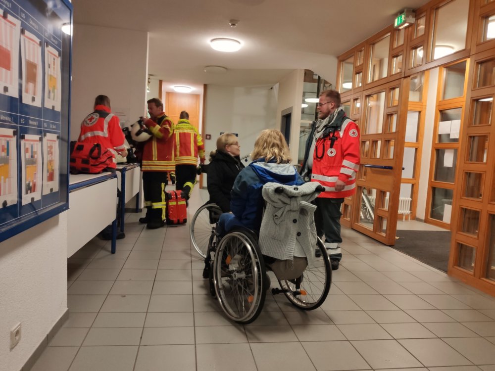 ../previews/015-Feuerwehruebung_20191009_201353_ji.jpg.medium.jpeg