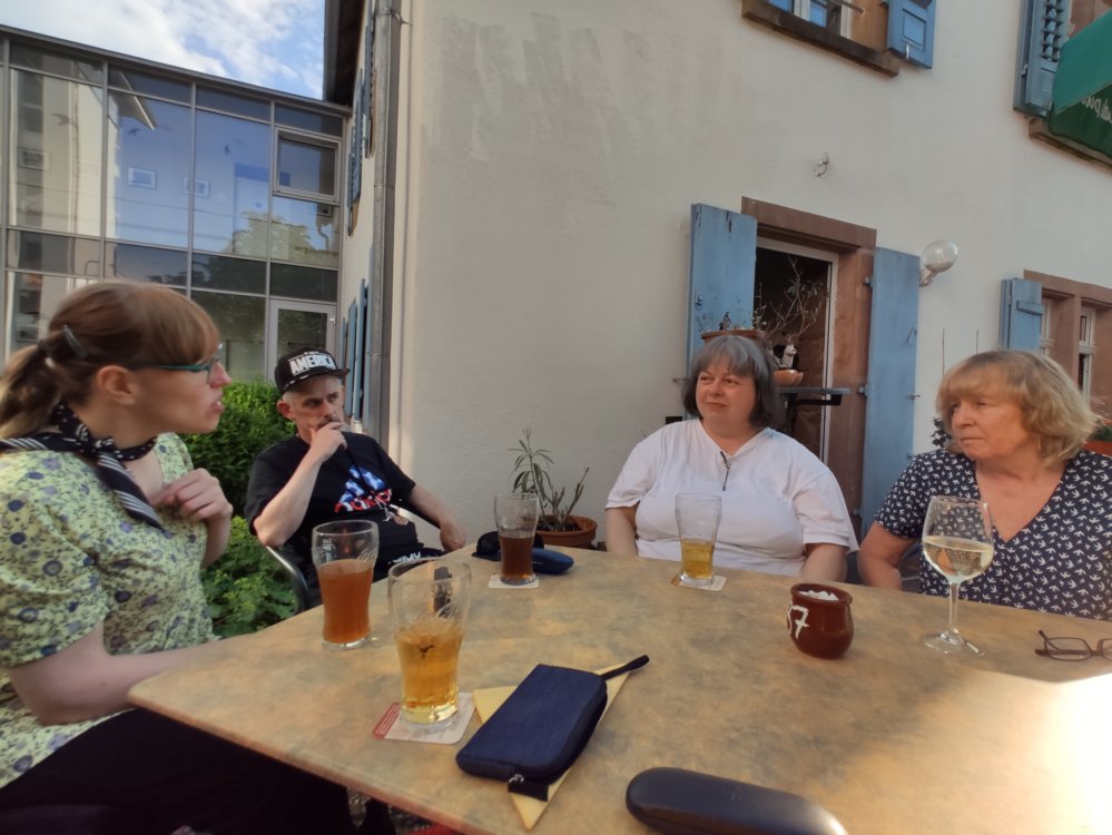 ../previews/002-Stammtisch_20210611_185718.jpg.medium.jpeg