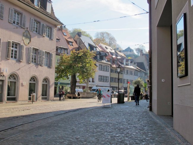 ../previews/014-FR-Trip-mit-Tram-und-e-Rollie_0016_ji.jpg.medium.jpeg