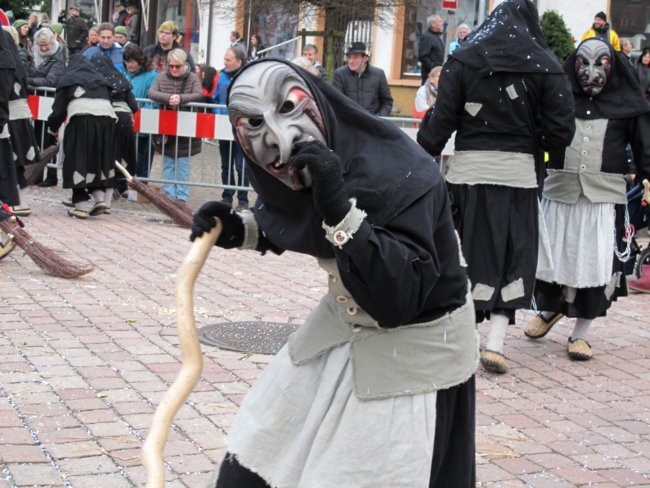 ../previews/117-Gufi-Fastnachtsumzug-2018-138_ji.jpg.medium.jpeg