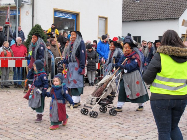 ../previews/125-Gufi-Fastnachtsumzug-2018-146_ji.jpg.medium.jpeg